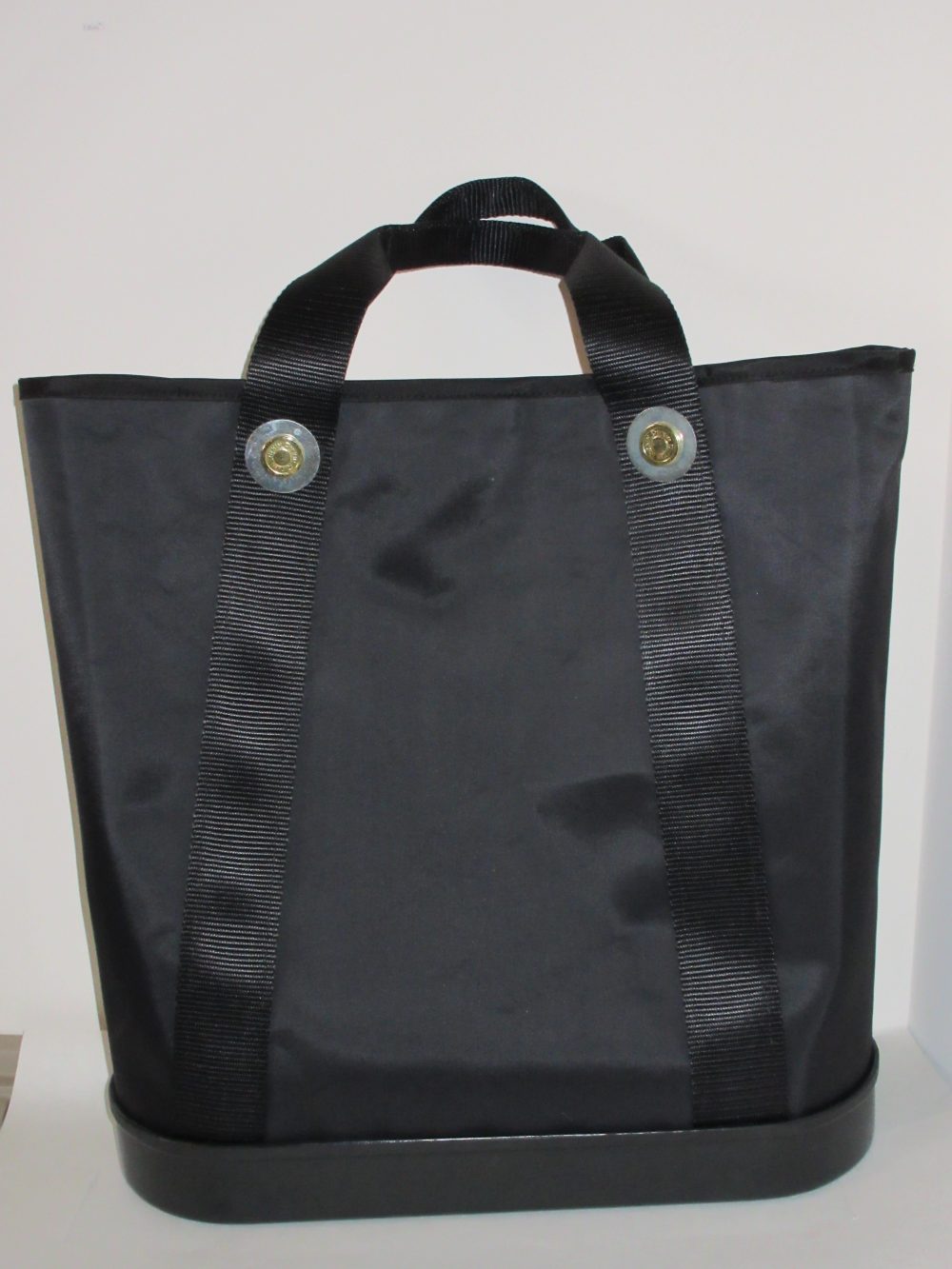Urban Tote with Molded Bottom